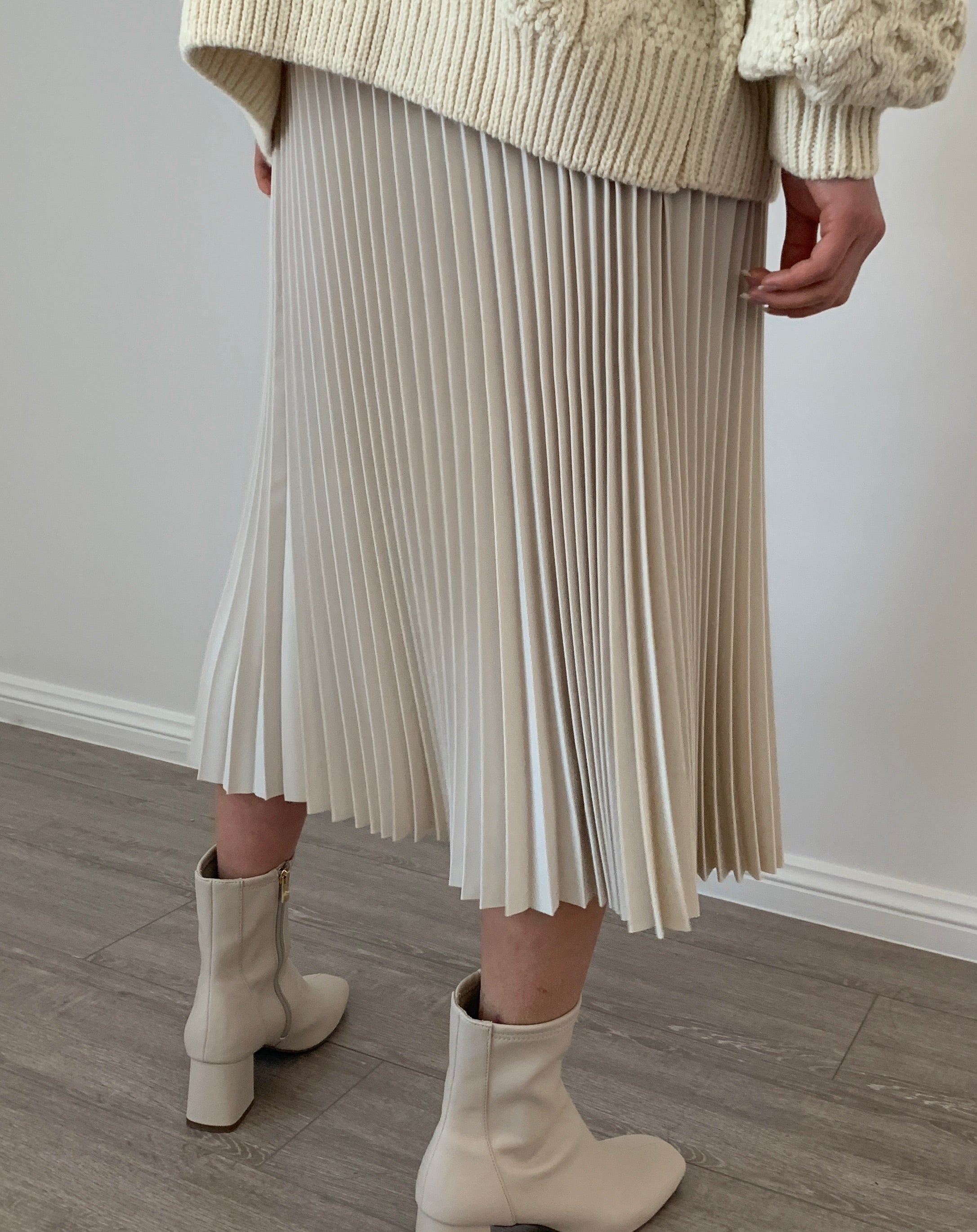 Alisa Pleated Skirt