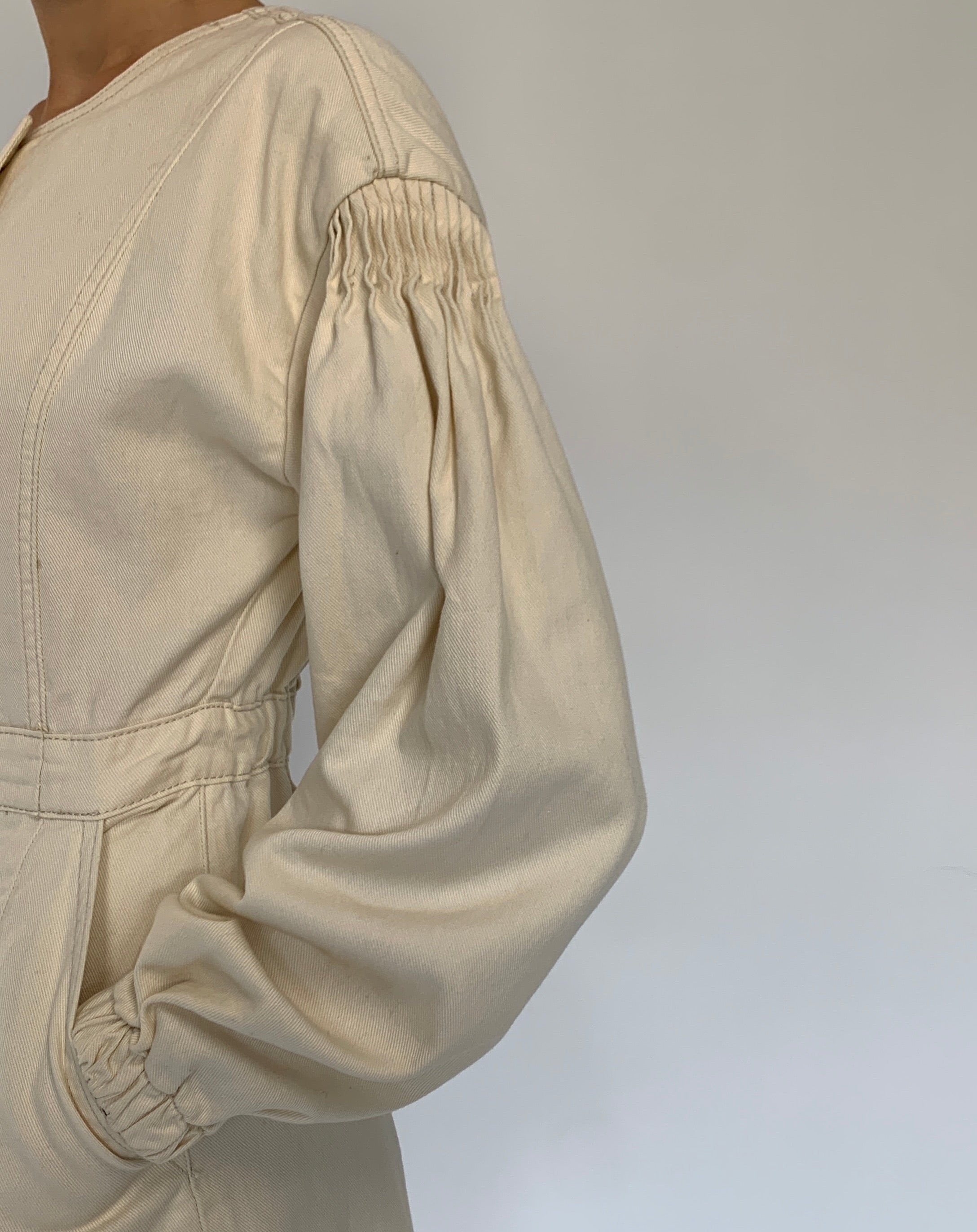 pleats on shoulder